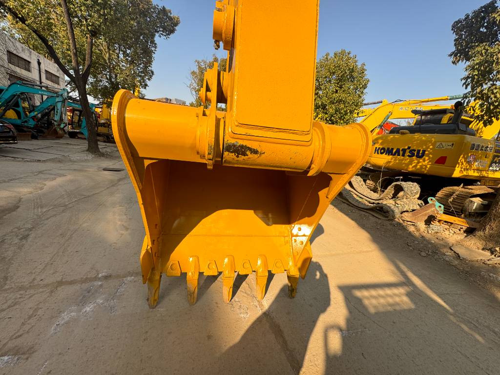 Kettenbagger CAT 330 D L: das Bild 33