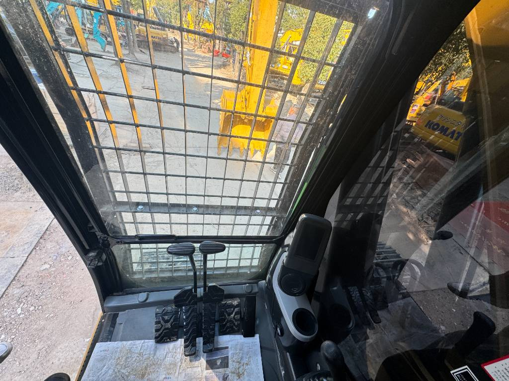 CAT 330D2L - Kettenbagger: das Bild 4 CAT 330D2L - Kettenbagger: das Bild 4