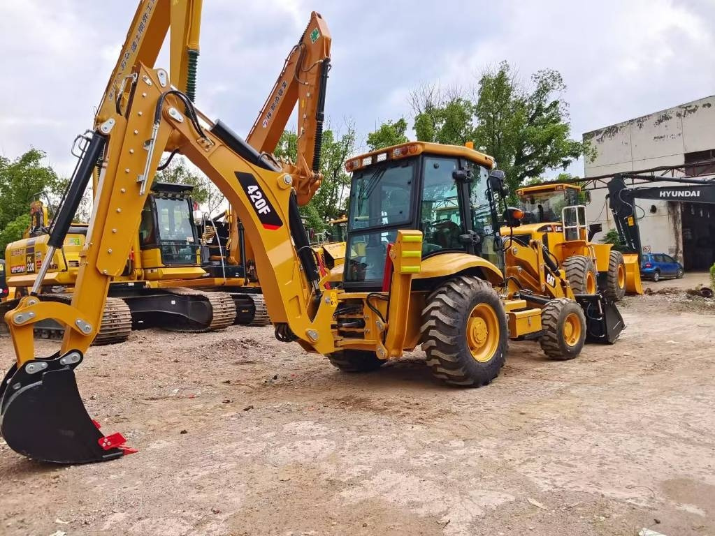 CAT 420 F - Baggerlader: das Bild 1 CAT 420 F - Baggerlader: das Bild 1