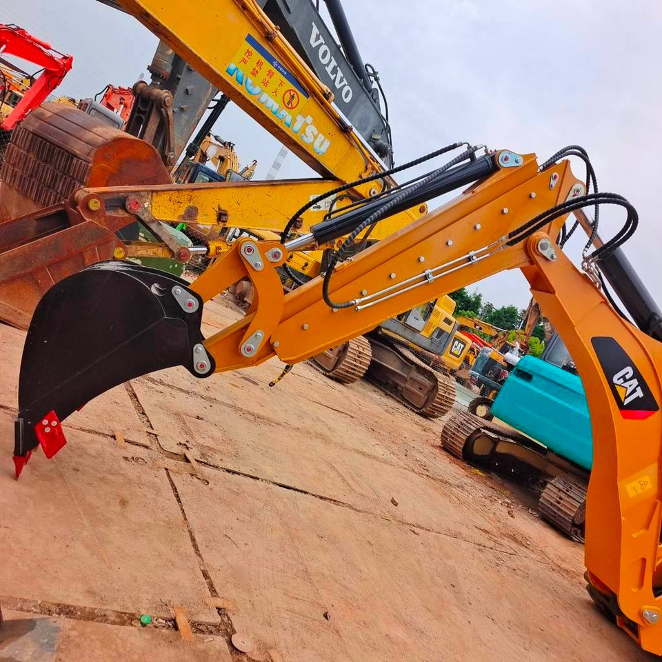 CAT 430 F 100% New - Baggerlader: das Bild 4 CAT 430 F 100% New - Baggerlader: das Bild 4