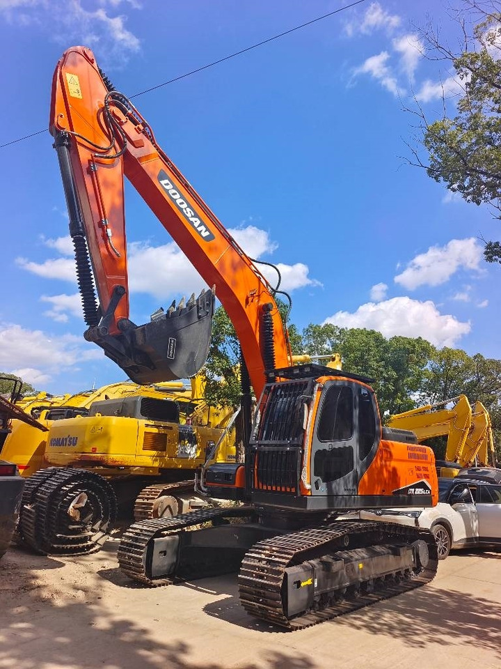 Doosan DX 225LC-9C - Kettenbagger: das Bild 3 Doosan DX 225LC-9C - Kettenbagger: das Bild 3