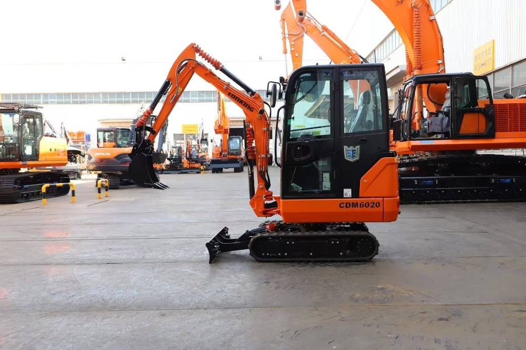 Lonking LG 6020 BRAND NEW MACHINE - Kettenbagger: das Bild 3 Lonking LG 6020 BRAND NEW MACHINE - Kettenbagger: das Bild 3