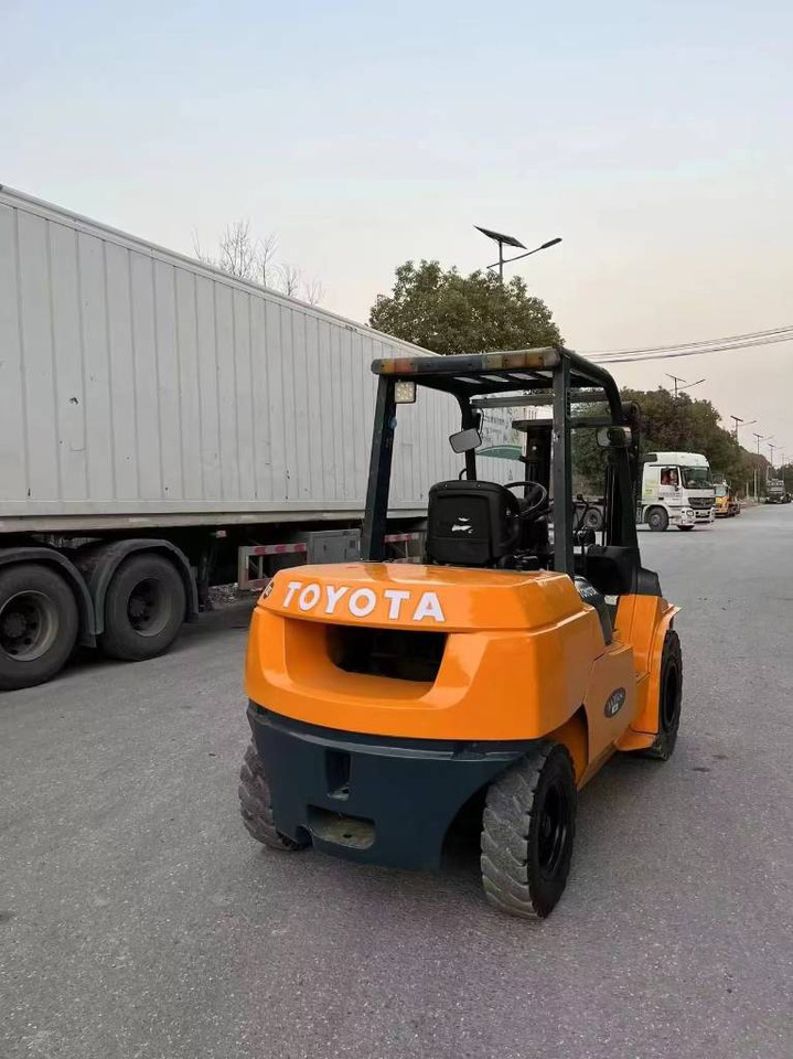 Toyota FD 50 - Dieselstapler: das Bild 3 Toyota FD 50 - Dieselstapler: das Bild 3