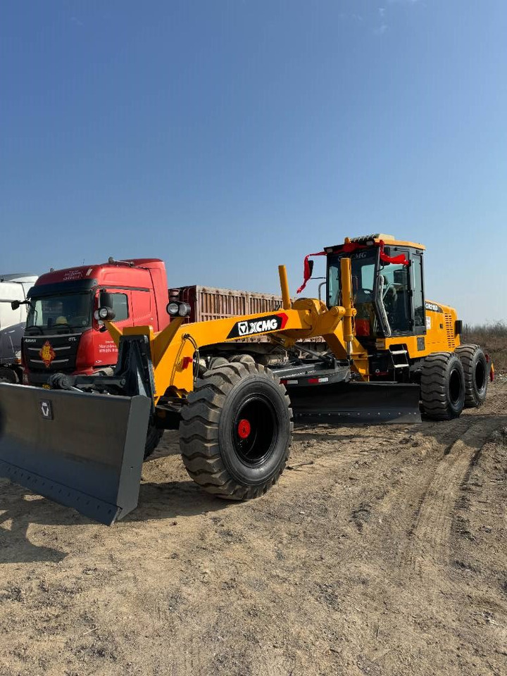 Grader XCMG GR 2153: das Bild 14