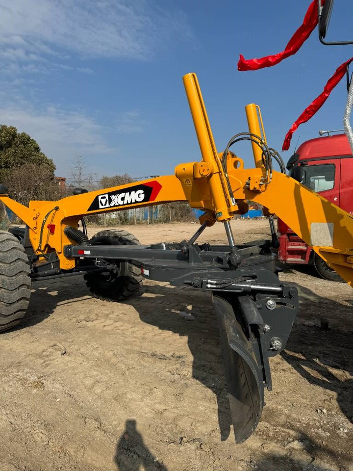 Grader XCMG GR 2153: das Bild 13