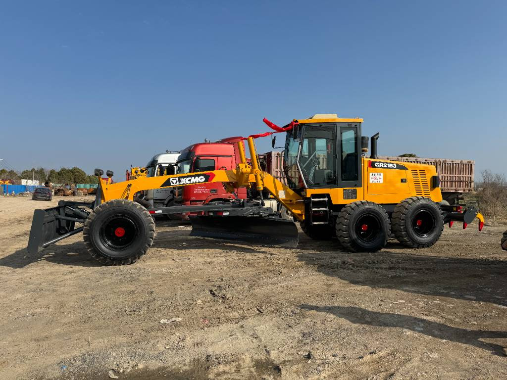 Grader XCMG GR 2153: das Bild 16