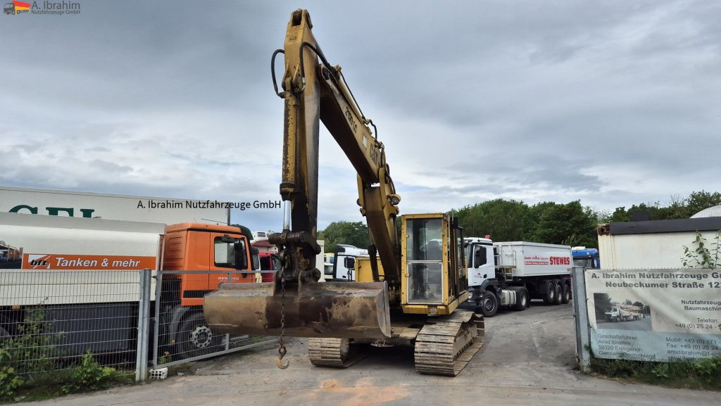 Kettenbagger CAT 215 DLC Zustand normal, Hydraulik trocken: das Bild 8