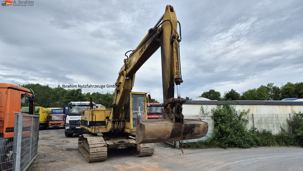 Kettenbagger CAT 215 DLC Zustand normal, Hydraulik trocken: das Bild 11