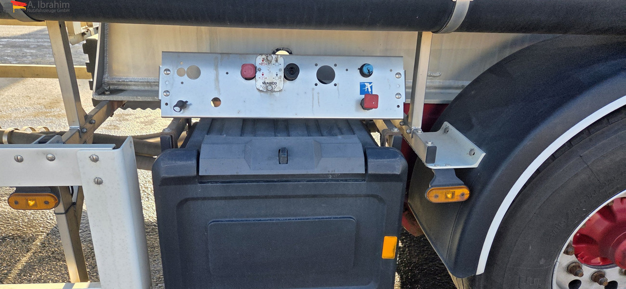 Feldbinder EUT 40.3 Liftachse, Scheibenbremse Topzustand | einsatzbereit - Siloauflieger: das Bild 3 Feldbinder EUT 40.3 Liftachse, Scheibenbremse Topzustand | einsatzbereit - Siloauflieger: das Bild 3