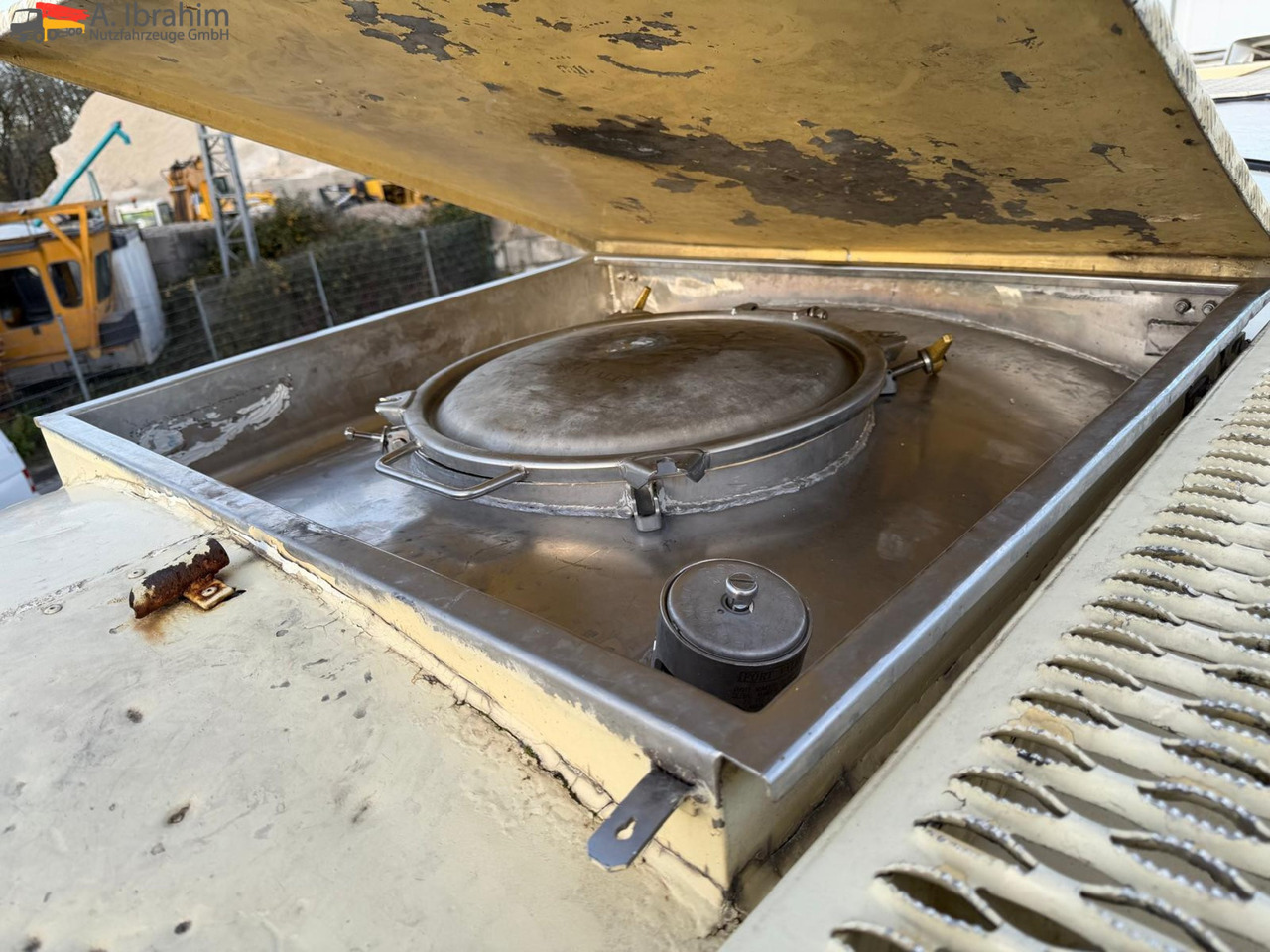 Feldbinder Lebensmittel Tank Container 26500 L | 2 Kammern | Heizung | 20 ft | Edelstahl - Tankauflieger: das Bild 5 Feldbinder Lebensmittel Tank Container 26500 L | 2 Kammern | Heizung | 20 ft | Edelstahl - Tankauflieger: das Bild 5