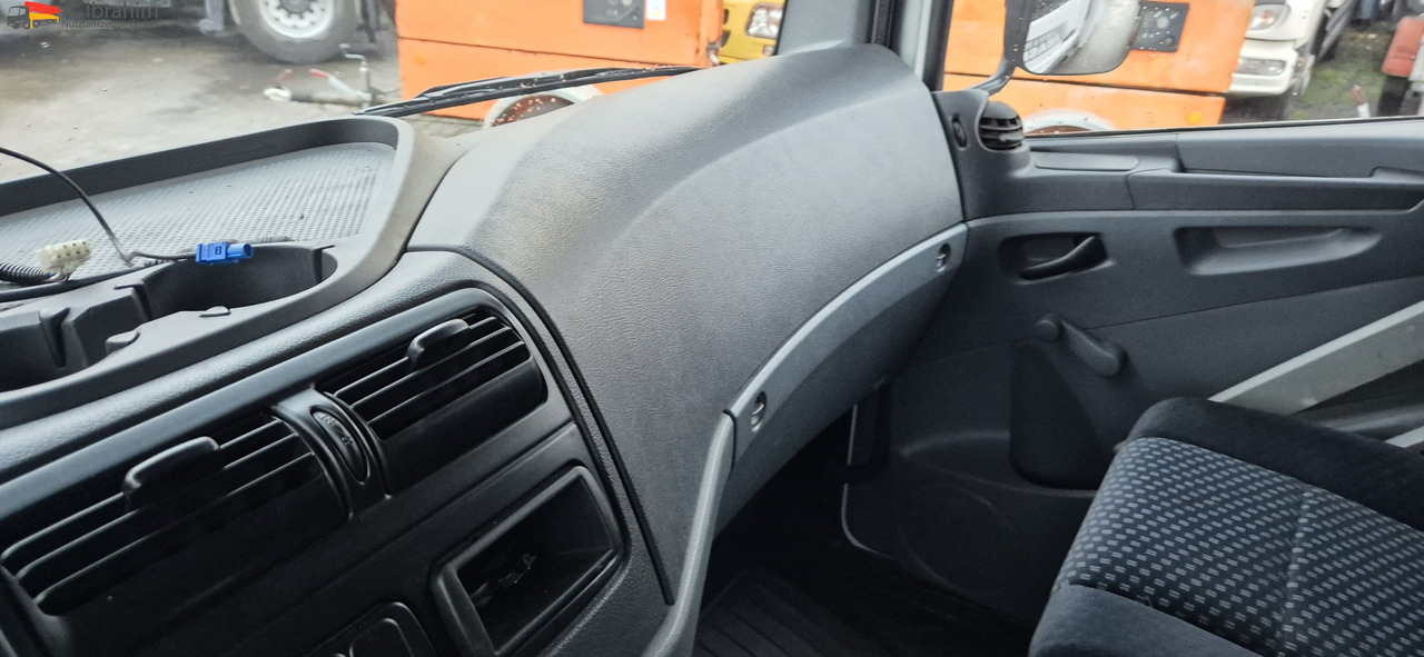 Mercedes-Benz 818L LBW, Luftfederung - Koffer Transporter: das Bild 3 Mercedes-Benz 818L LBW, Luftfederung - Koffer Transporter: das Bild 3