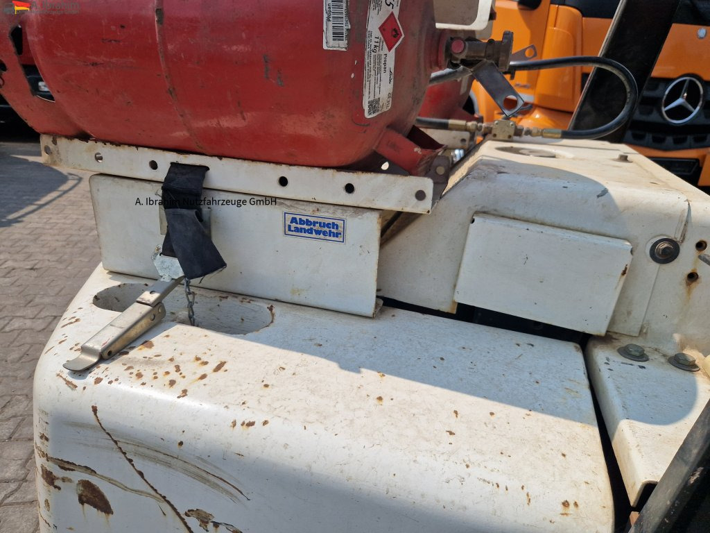 Nissan BF 03-40 4t Stapler - Gabelstapler: das Bild 5 Nissan BF 03-40 4t Stapler - Gabelstapler: das Bild 5