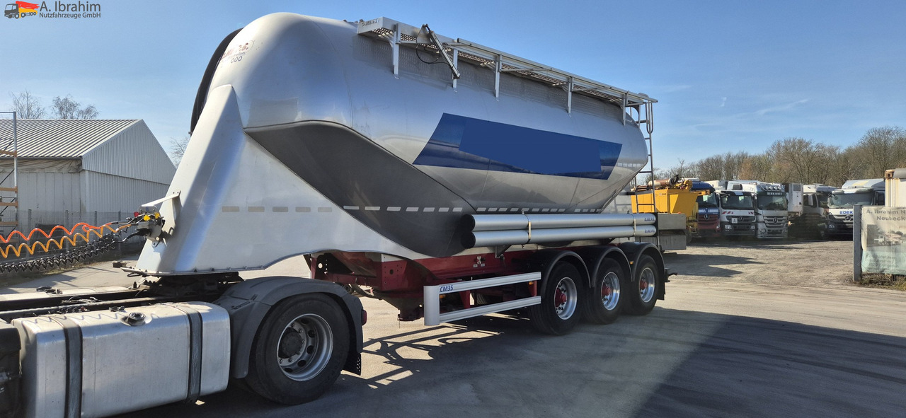 O.M.E.P.S Unfall, voll fahrbereit 35 cbm - Siloauflieger: das Bild 1 O.M.E.P.S Unfall, voll fahrbereit 35 cbm - Siloauflieger: das Bild 1