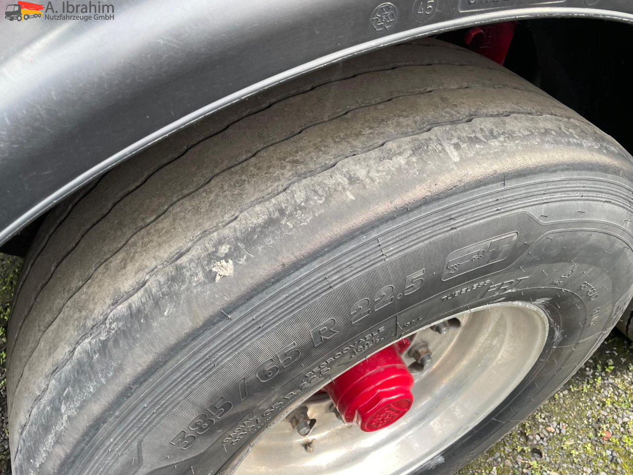 O.M.E.P.S Unfall, voll fahrbereit 35 cbm - Siloauflieger: das Bild 5 O.M.E.P.S Unfall, voll fahrbereit 35 cbm - Siloauflieger: das Bild 5