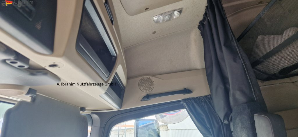 Mercedes-Benz 1843 DB 1843 mit PTU für Kompressor Unfall, bedingt fahrbereit. Video vorh. - Sattelzugmaschine: das Bild 2 Mercedes-Benz 1843 DB 1843 mit PTU für Kompressor Unfall, bedingt fahrbereit. Video vorh. - Sattelzugmaschine: das Bild 2