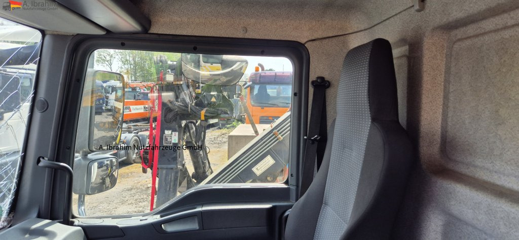 MAN TGL 8.150 4X2 BL Unfallschaden bedingt fahrbereit, Motor ok - Transporter: das Bild 3 MAN TGL 8.150 4X2 BL Unfallschaden bedingt fahrbereit, Motor ok - Transporter: das Bild 3