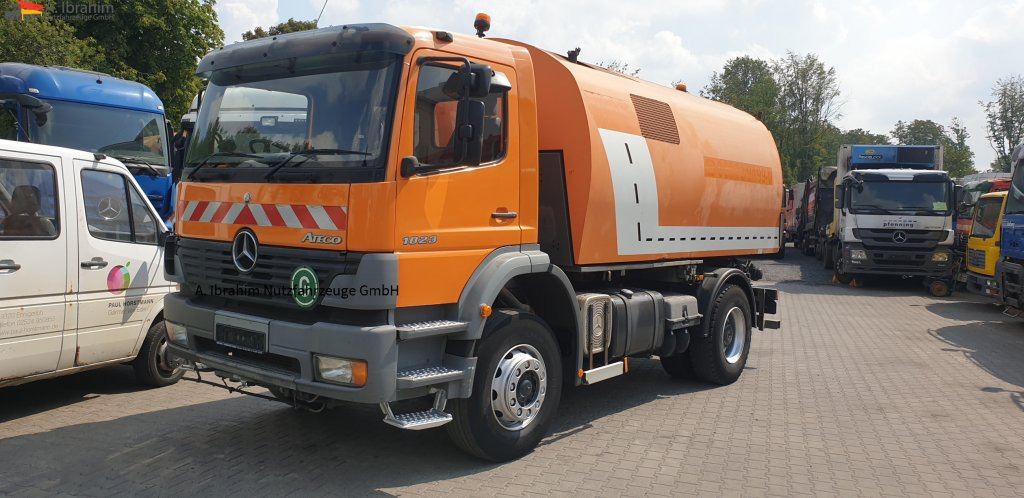Mercedes-Benz 1823 - Transporter: das Bild 1 Mercedes-Benz 1823 - Transporter: das Bild 1