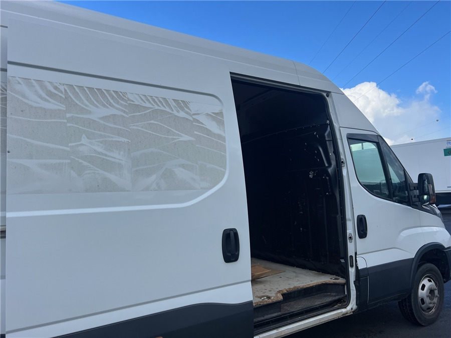Iveco 35C16 - Kastenwagen: das Bild 5 Iveco 35C16 - Kastenwagen: das Bild 5