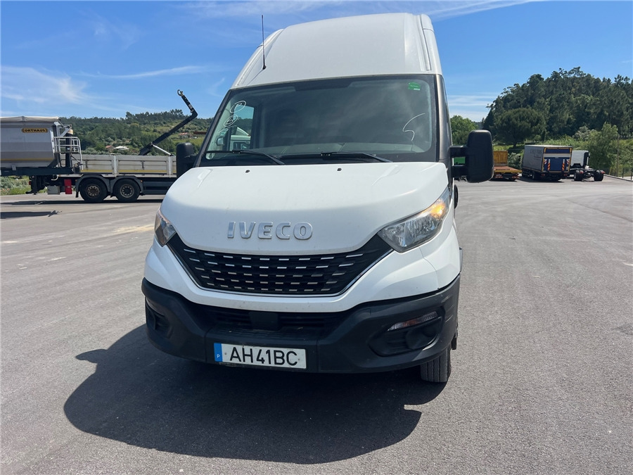 Iveco 35C16HA8V - Kastenwagen: das Bild 2 Iveco 35C16HA8V - Kastenwagen: das Bild 2