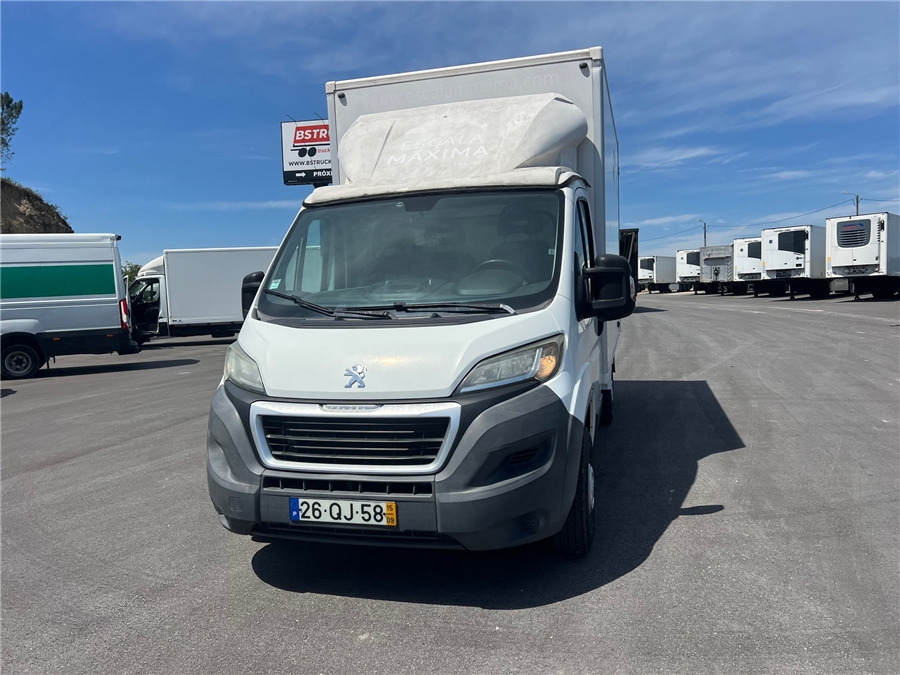 PEUGEOT BOXER - Koffer Transporter: das Bild 2 PEUGEOT BOXER - Koffer Transporter: das Bild 2