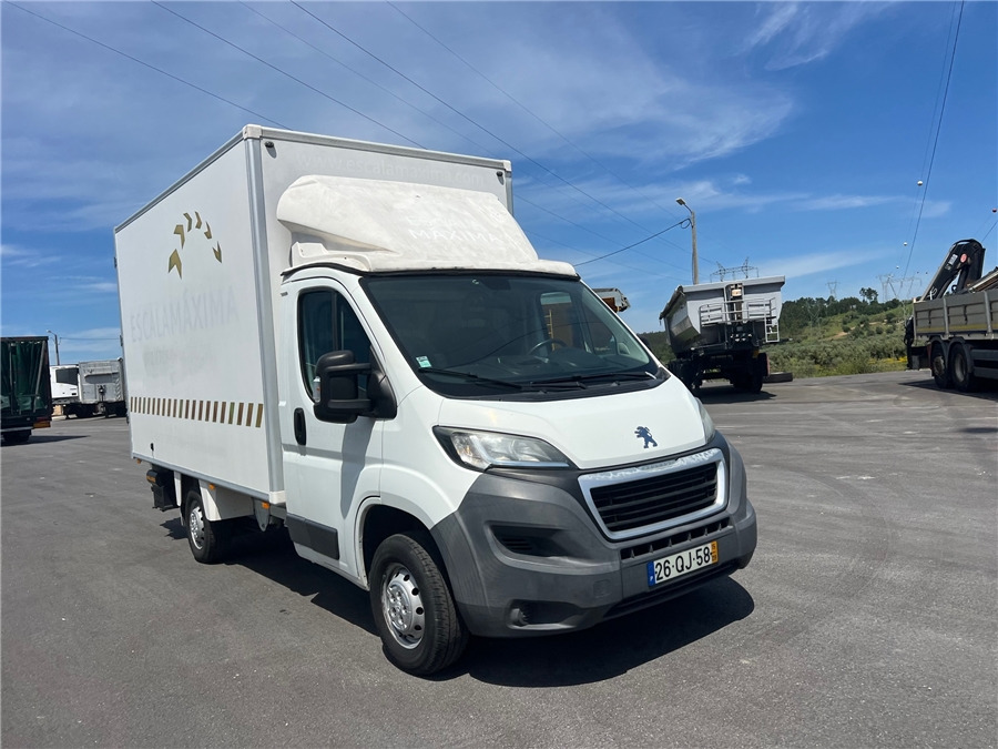 PEUGEOT BOXER - Koffer Transporter: das Bild 3 PEUGEOT BOXER - Koffer Transporter: das Bild 3