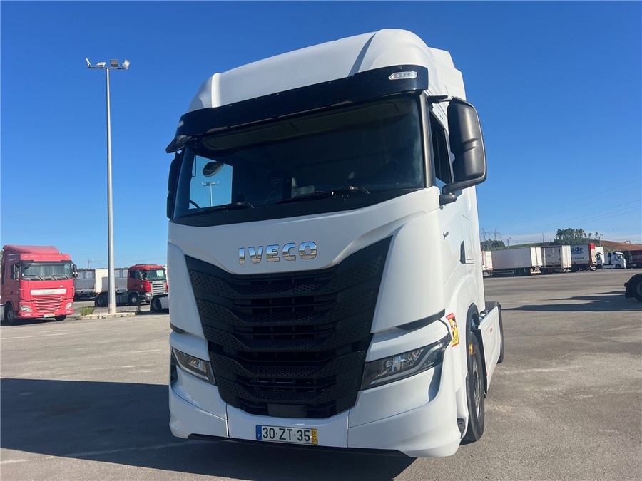 Iveco S-WAY 460 - Sattelzugmaschine: das Bild 2 Iveco S-WAY 460 - Sattelzugmaschine: das Bild 2