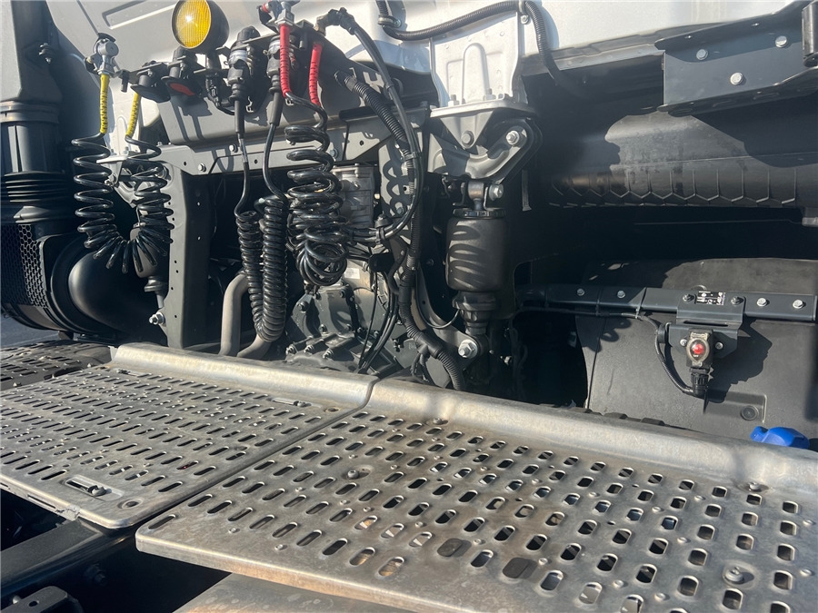 Sattelzugmaschine Iveco S-WAY 500: das Bild 12