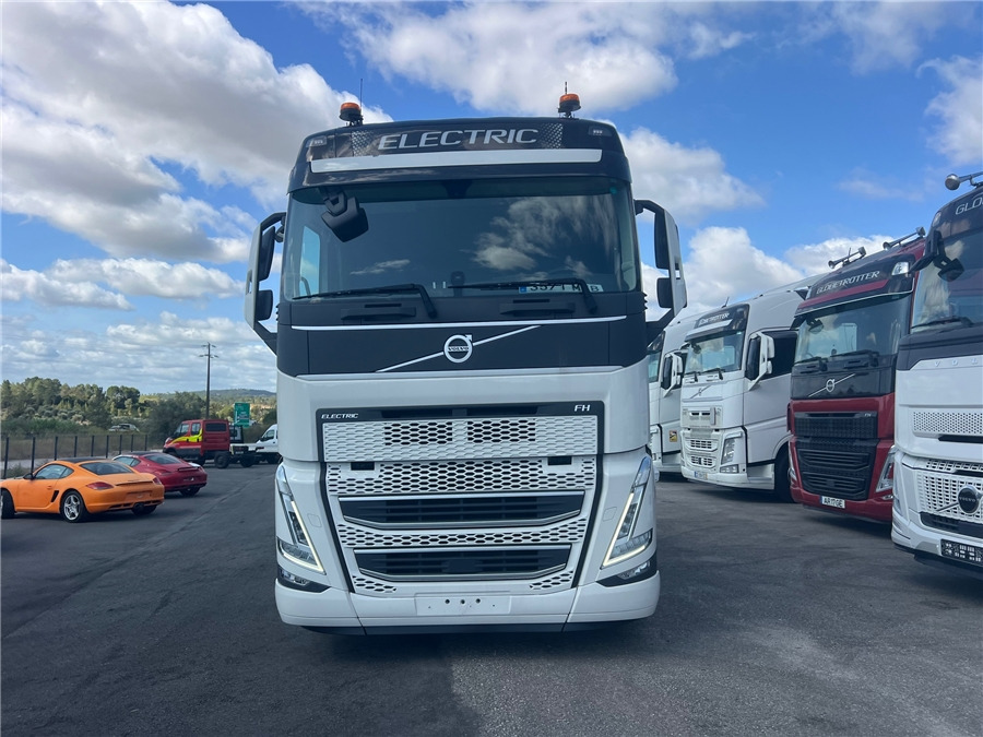 Volvo ELETRIC - BATERIA (BEV) - Sattelzugmaschine: das Bild 2 Volvo ELETRIC - BATERIA (BEV) - Sattelzugmaschine: das Bild 2