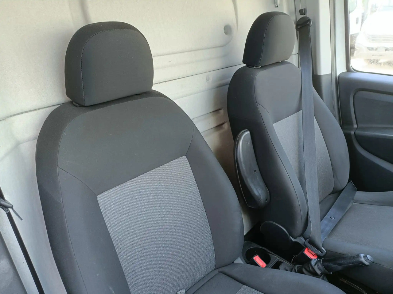 FIAT DOBLO CARGO 1.3 MJT SX - Kastenwagen: das Bild 5 FIAT DOBLO CARGO 1.3 MJT SX - Kastenwagen: das Bild 5