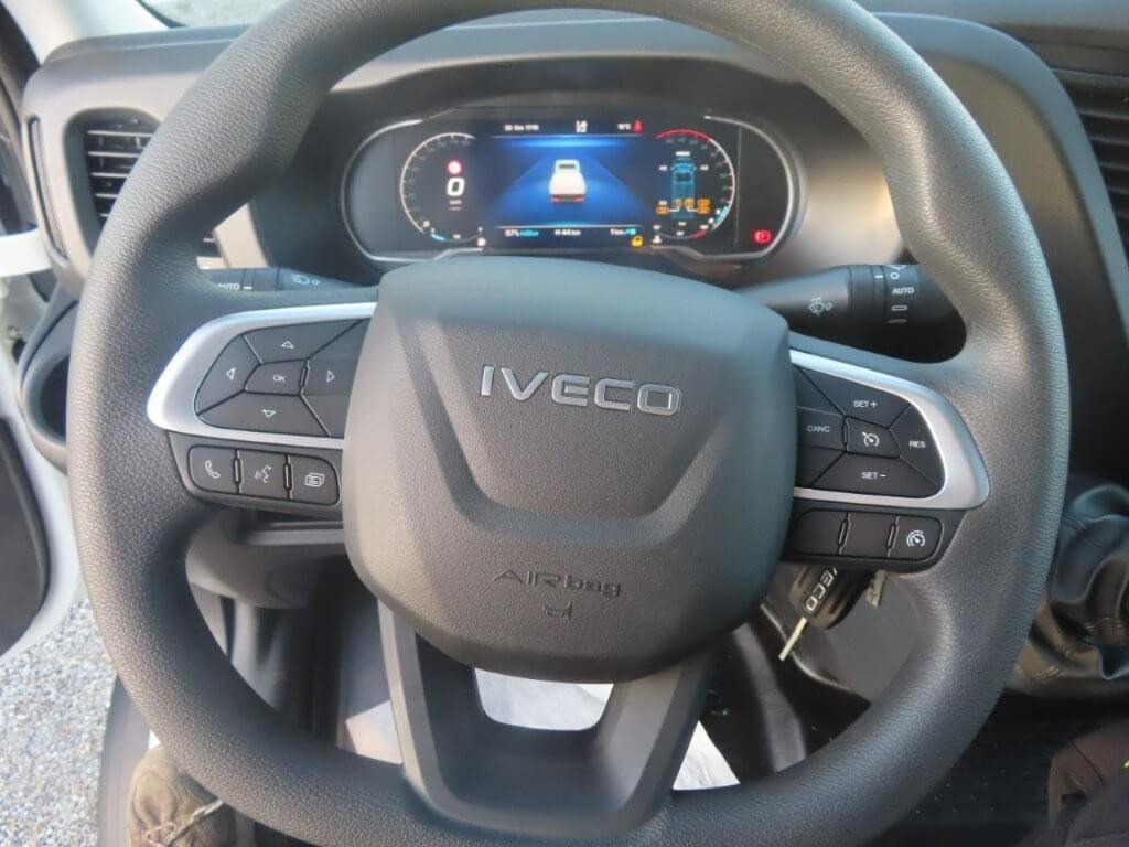 IVECO DAILY 35C16 3000 cc KM 0 - Koffer Transporter: das Bild 5 IVECO DAILY 35C16 3000 cc KM 0 - Koffer Transporter: das Bild 5