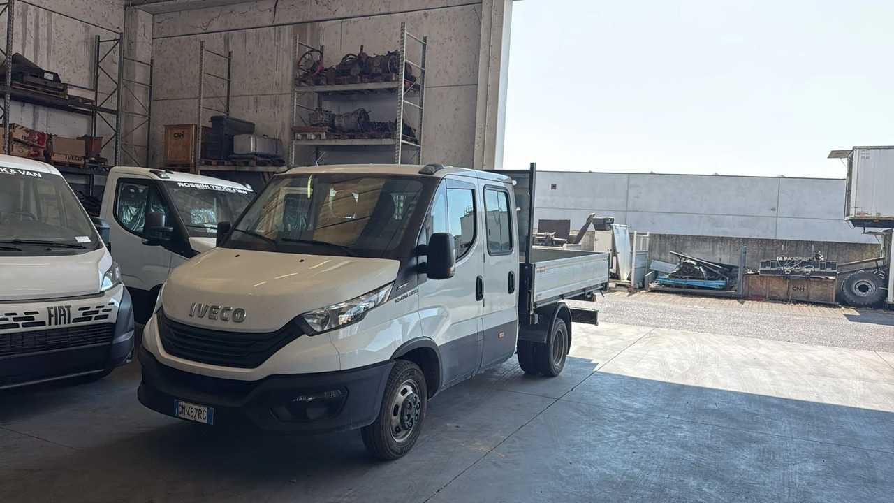 IVECO DAILY 35C16 DOPPIA CABINA RIBALTABILE TRILATERALE 3.0 - Kipper Transporter: das Bild 1 IVECO DAILY 35C16 DOPPIA CABINA RIBALTABILE TRILATERALE 3.0 - Kipper Transporter: das Bild 1