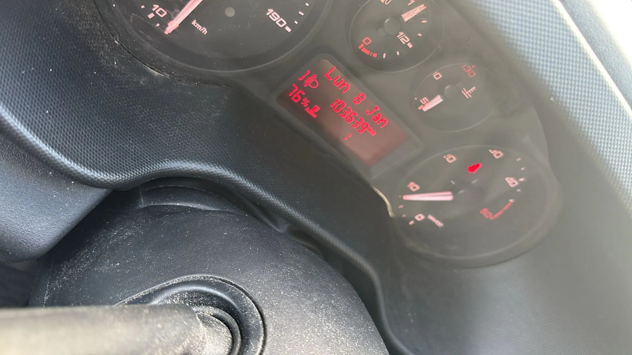 IVECO DAILY 35C16 - Koffer Transporter: das Bild 3 IVECO DAILY 35C16 - Koffer Transporter: das Bild 3