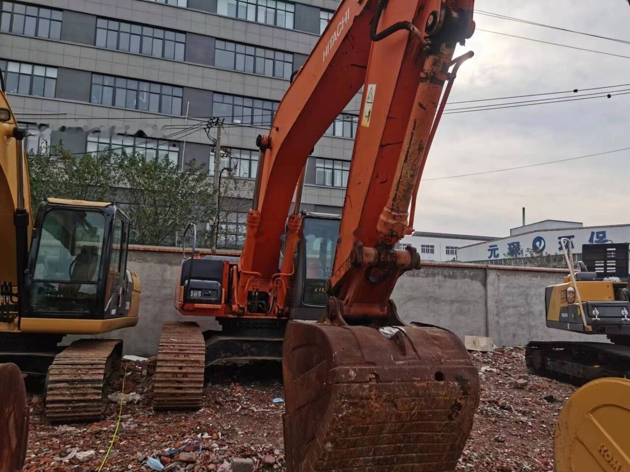 Hitachi ZX270 - Kettenbagger: das Bild 2 Hitachi ZX270 - Kettenbagger: das Bild 2