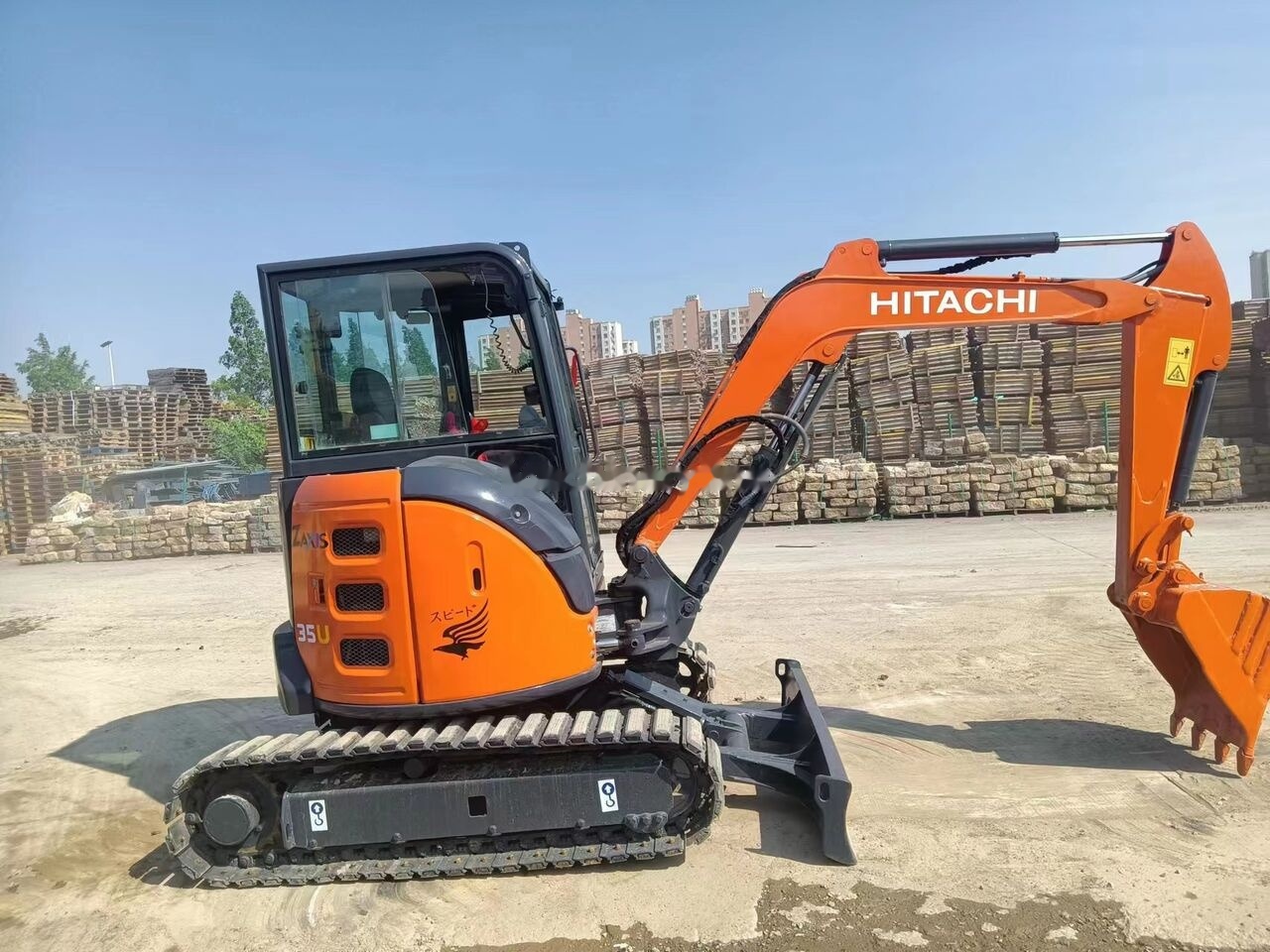Hitachi ZX35-5A - Minibagger: das Bild 2 Hitachi ZX35-5A - Minibagger: das Bild 2