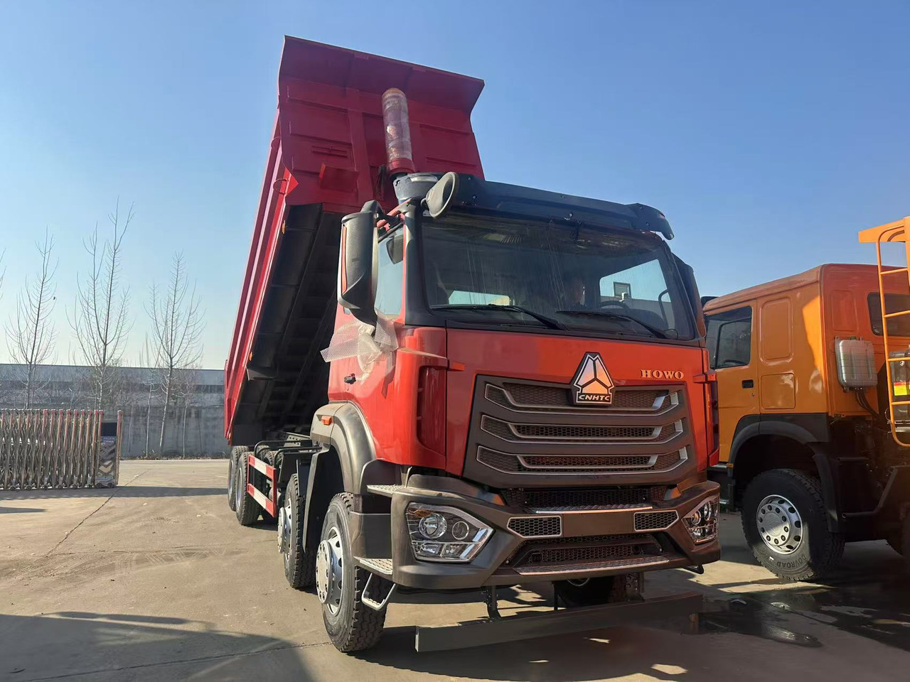 Howo HAOHAN DUMP TRUCK 8X4 - Kipper: das Bild 1 Howo HAOHAN DUMP TRUCK 8X4 - Kipper: das Bild 1