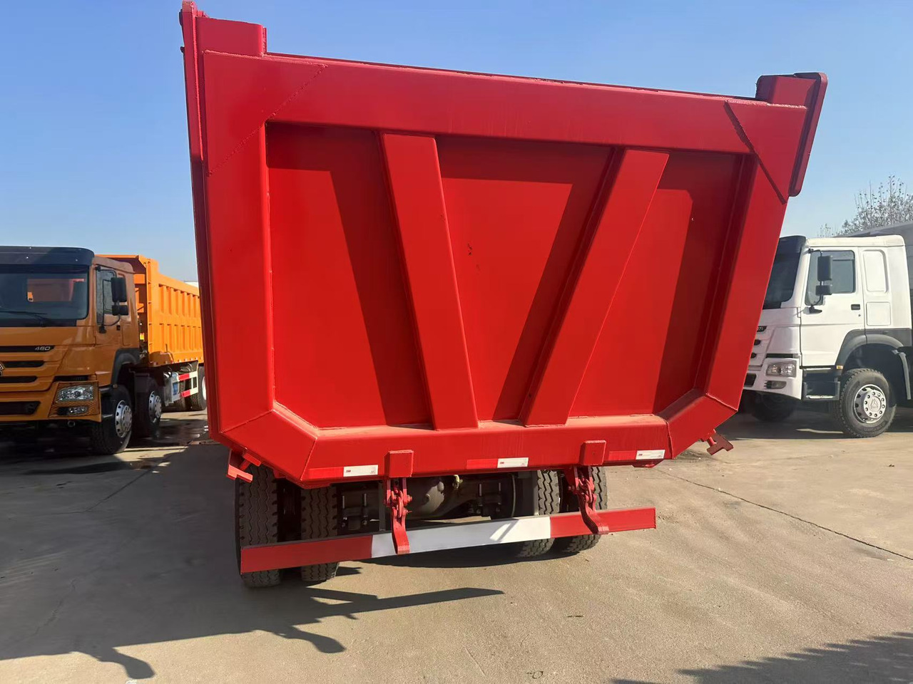 Howo HAOHAN DUMP TRUCK 8X4 - Kipper: das Bild 3 Howo HAOHAN DUMP TRUCK 8X4 - Kipper: das Bild 3
