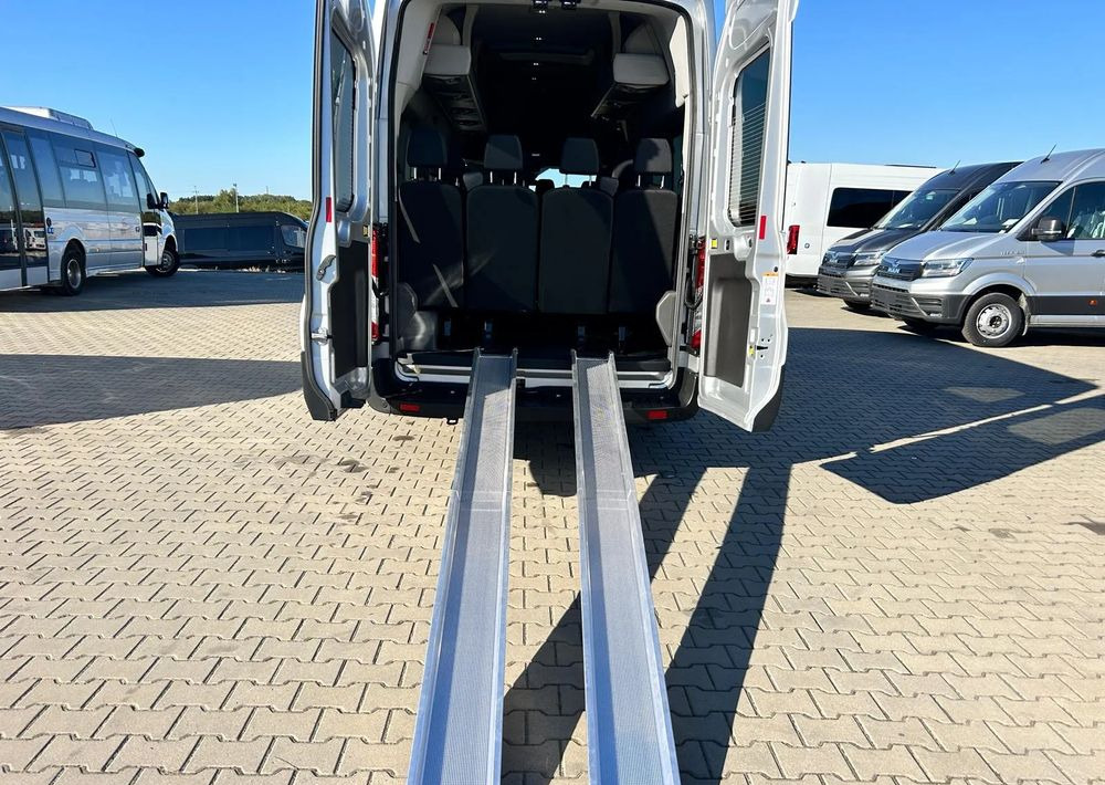 Kleinbus, Personentransporter, Zustand - NEU Ford Transit: das Bild 19