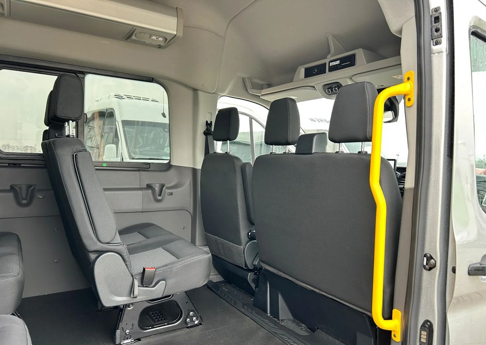 Kleinbus, Personentransporter, Zustand - NEU Ford Transit: das Bild 14
