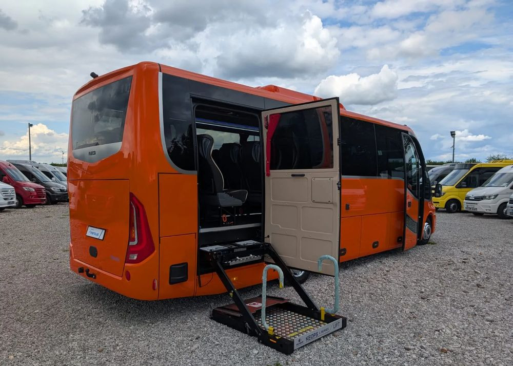 Iveco Daily - Kleinbus, Personentransporter: das Bild 1 Iveco Daily - Kleinbus, Personentransporter: das Bild 1