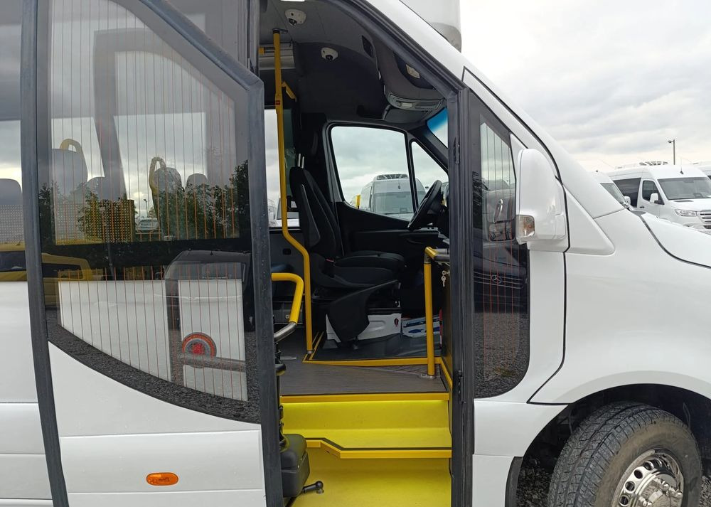 Kleinbus, Personentransporter, Zustand - NEU Mercedes-Benz Sprinter 517: das Bild 14