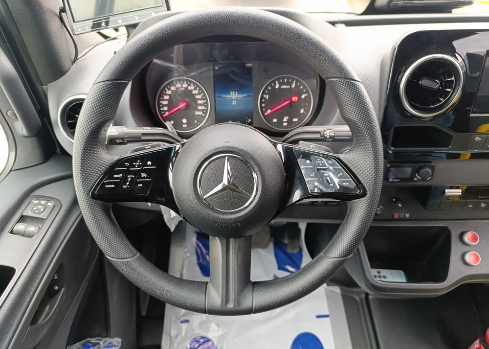 Kleinbus, Personentransporter, Zustand - NEU Mercedes-Benz Sprinter 517: das Bild 17
