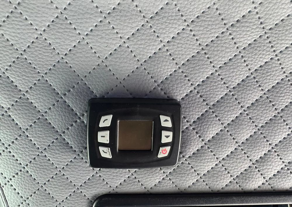 Kleinbus, Personentransporter, Zustand - NEU Mercedes-Benz Sprinter 519: das Bild 15