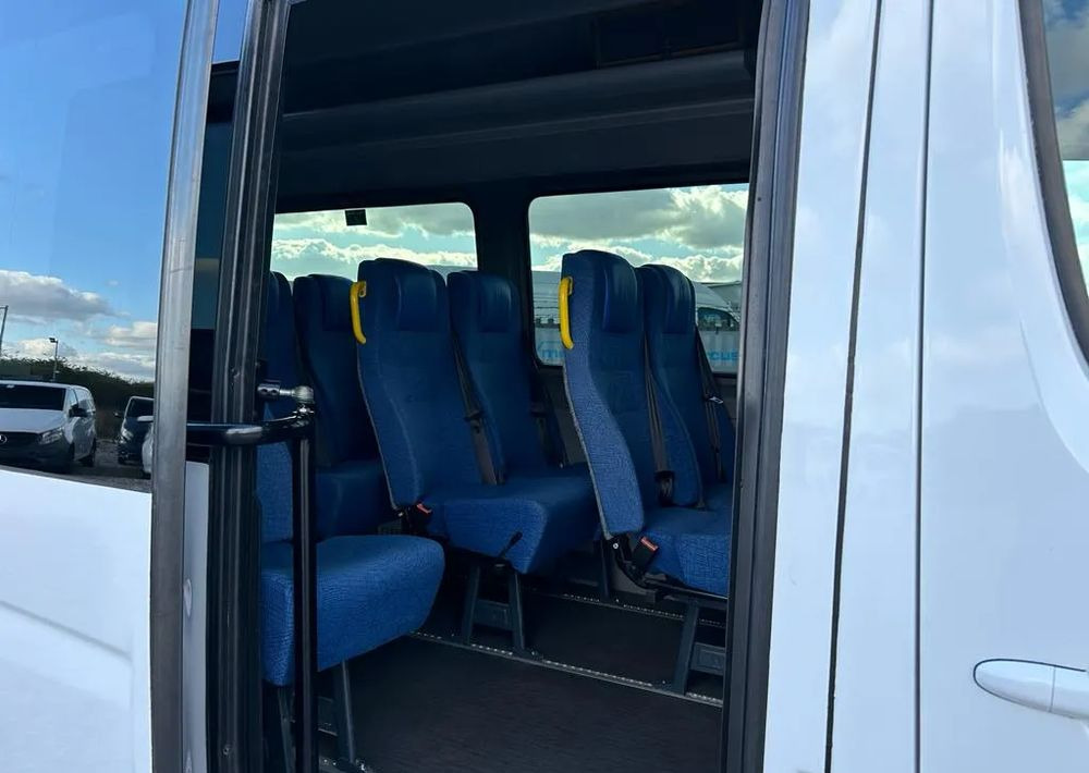 Kleinbus, Personentransporter Mercedes-Benz Sprinter 519: das Bild 9
