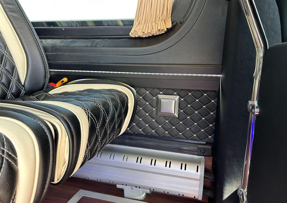 Kleinbus, Personentransporter, Zustand - NEU Mercedes-Benz Sprinter 519: das Bild 16