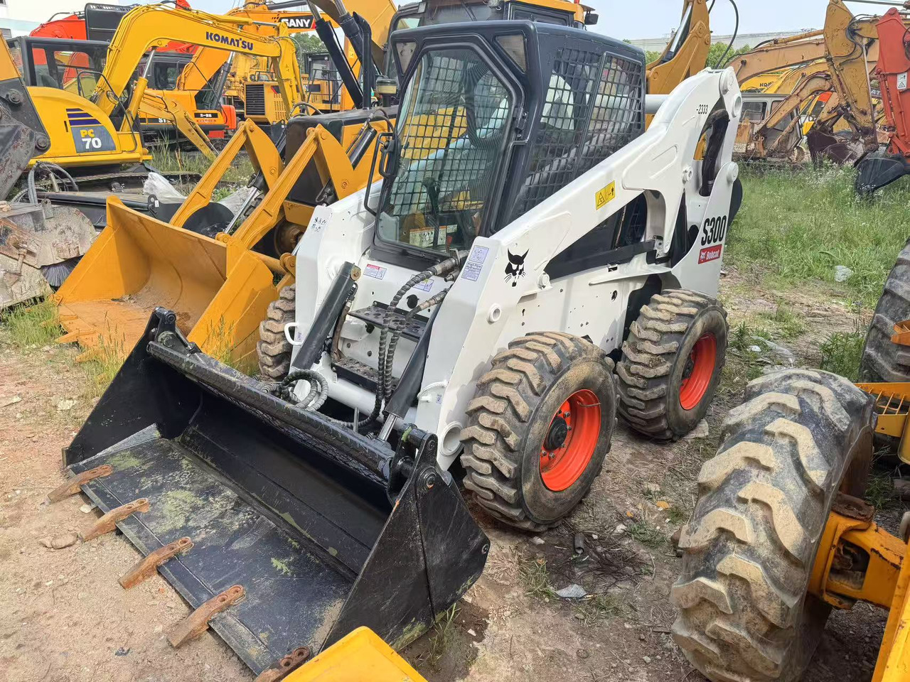 BOBCAT S300 - Baggerlader: das Bild 1 BOBCAT S300 - Baggerlader: das Bild 1