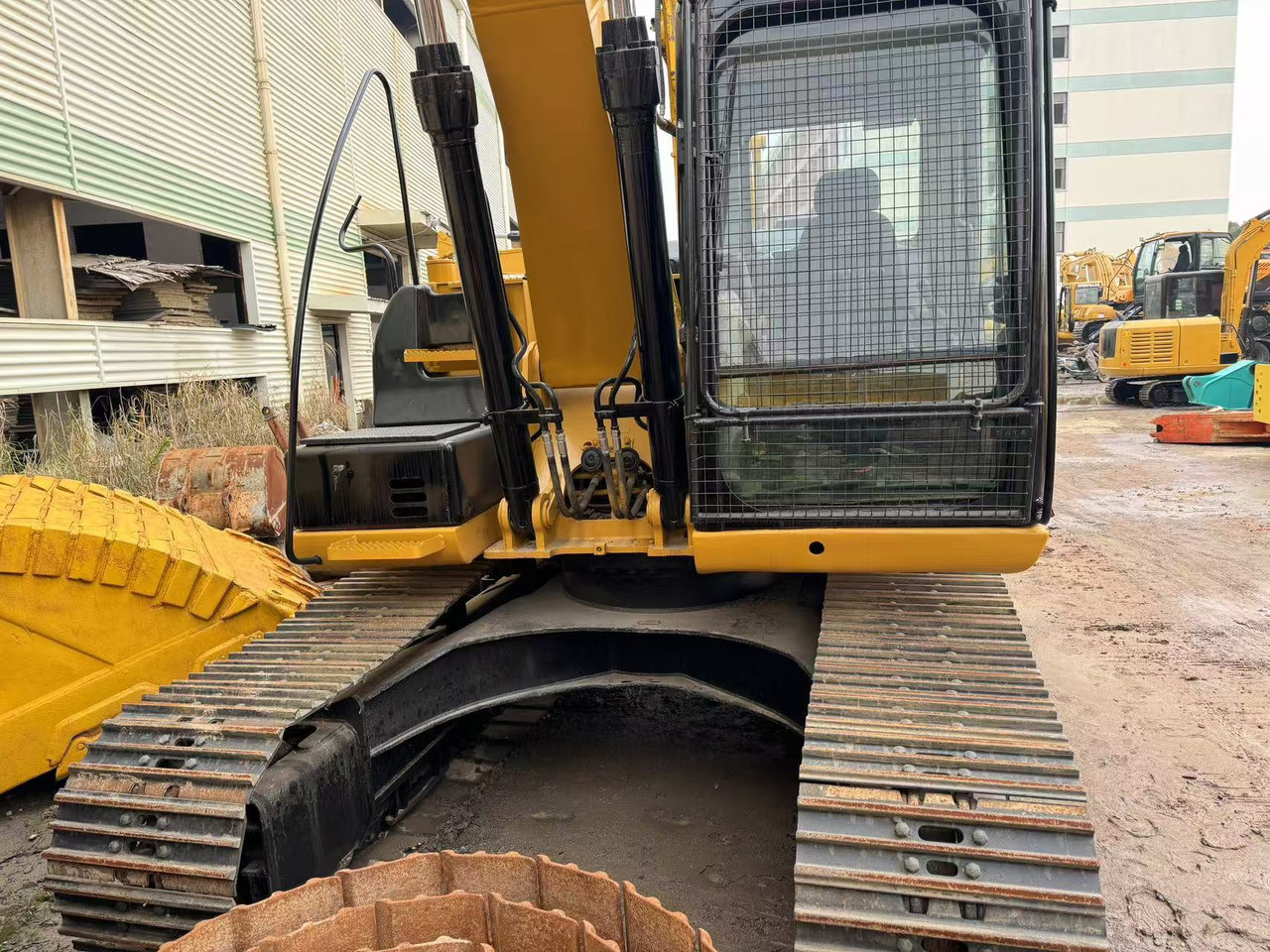 CATERPILLAR 315D2 - Kettenbagger: das Bild 3 CATERPILLAR 315D2 - Kettenbagger: das Bild 3
