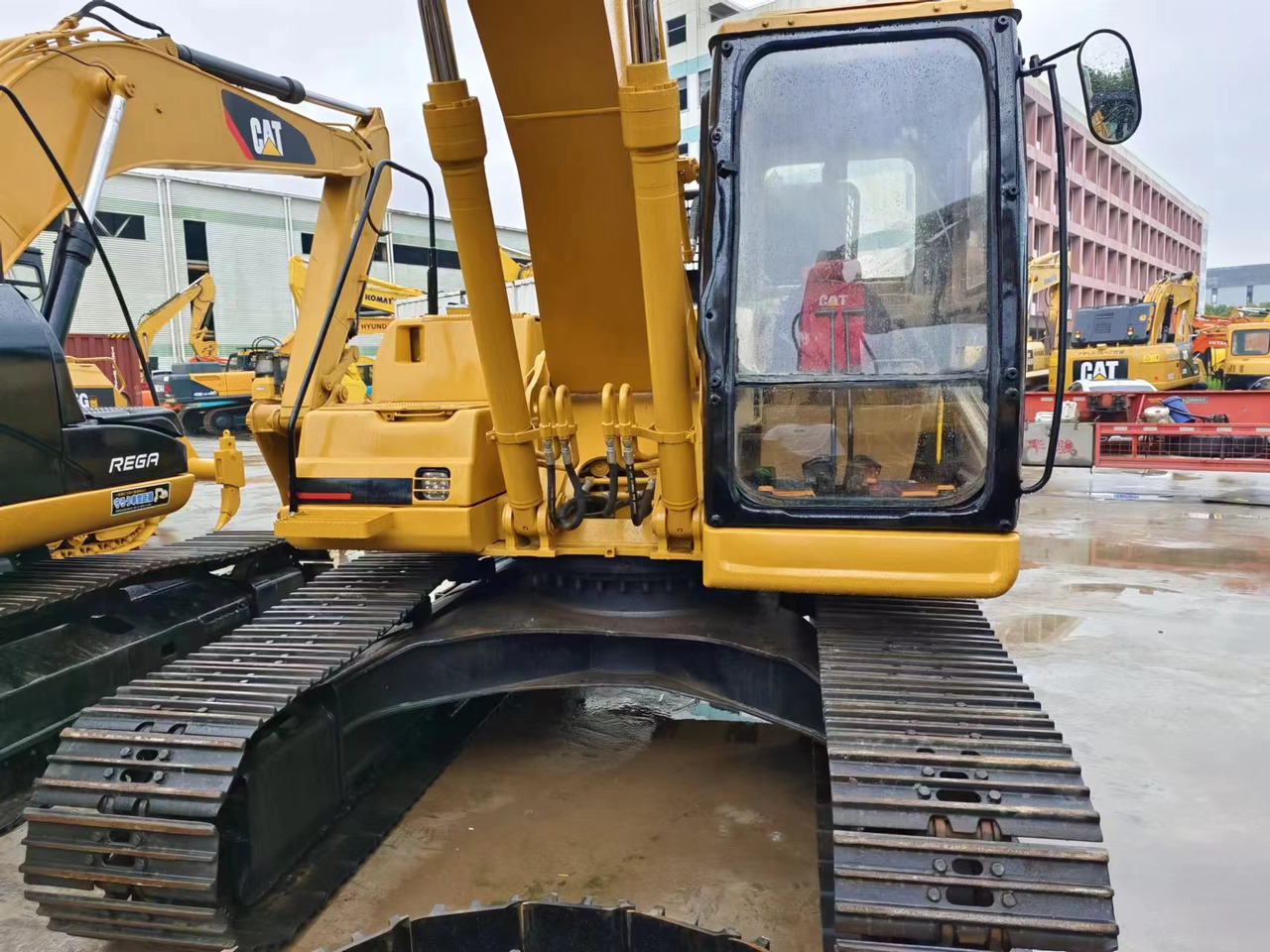 CATERPILLAR 320BL - Kettenbagger: das Bild 3 CATERPILLAR 320BL - Kettenbagger: das Bild 3