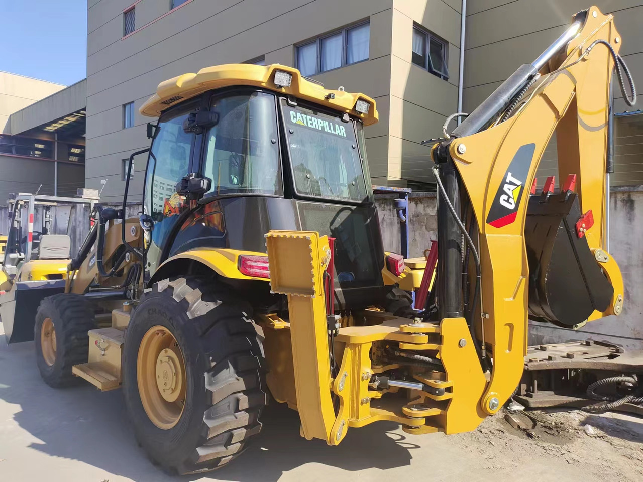 CATERPILLAR 420F - Baggerlader: das Bild 5 CATERPILLAR 420F - Baggerlader: das Bild 5