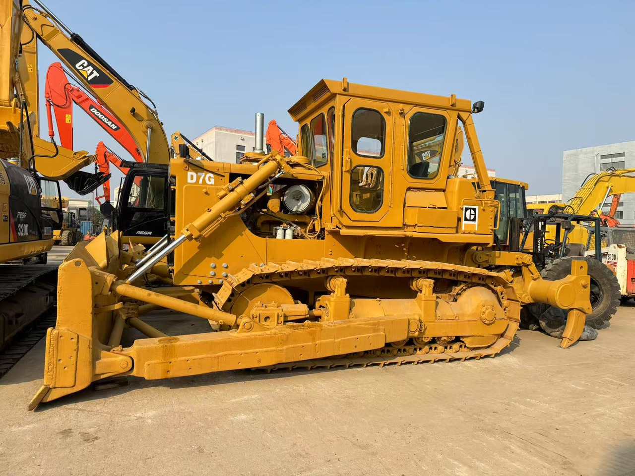 CATERPILLAR D7G - Bulldozer: das Bild 4 CATERPILLAR D7G - Bulldozer: das Bild 4