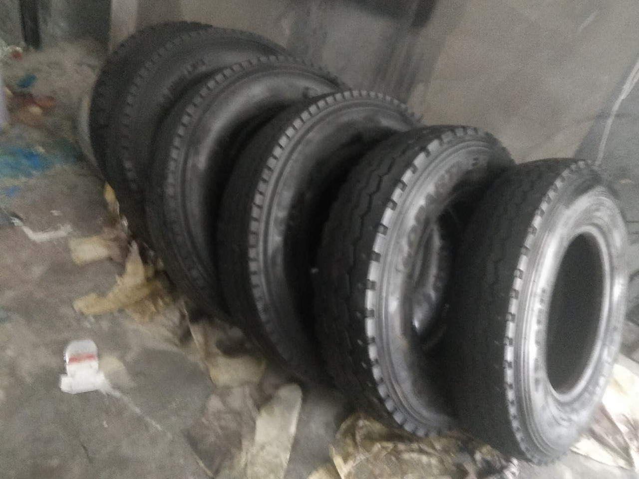 CHINA BRAND 700R16 for coaster bus toyota - Felgen und Reifen für Überlandbus: das Bild 1 CHINA BRAND 700R16 for coaster bus toyota - Felgen und Reifen für Überlandbus: das Bild 1